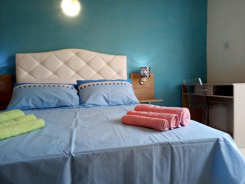 Tarona Guesthouse Сент-Полс-Бей Экстерьер фото