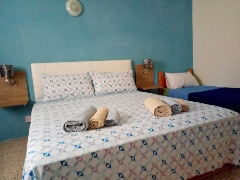 Tarona Guesthouse Сент-Полс-Бей Экстерьер фото